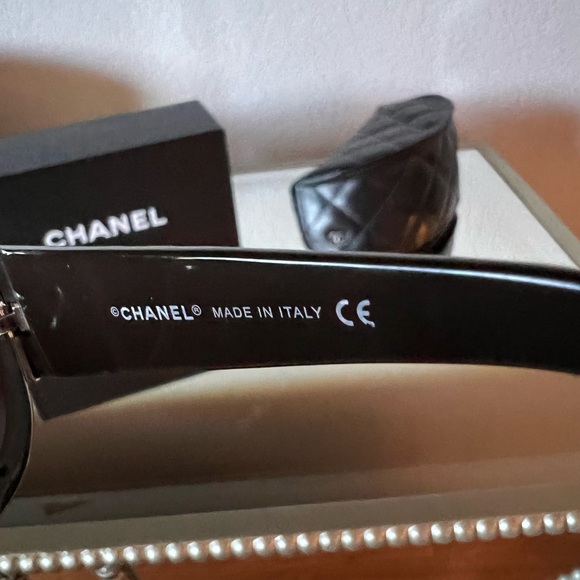 Chanel quilted sunglasses - Picture 5 of 5